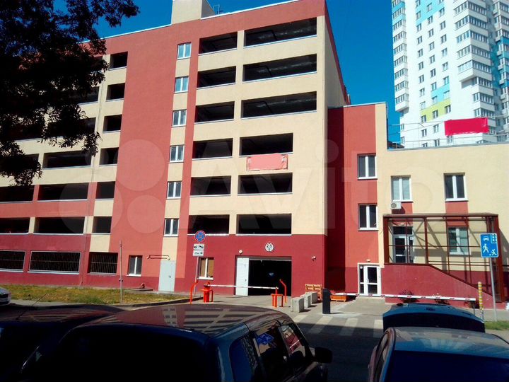 Машиноместо, 18 м²