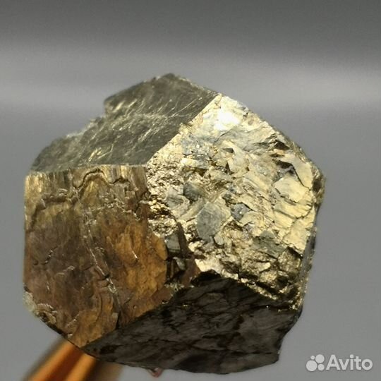 Кристалл пирита