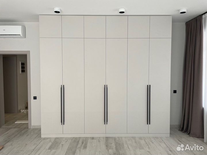 Гардеробные и шкафы