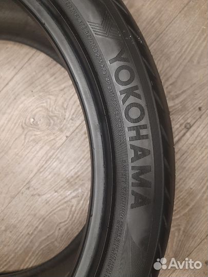 Yokohama Advan Sport V105T 295/35 R21