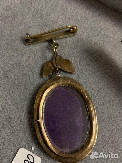 Локет Викторианской эпохи, гранаты