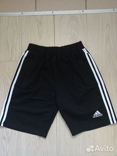 Костюм Adidas новый(футболка+ шорты), р. 50