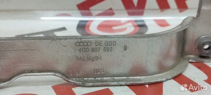 Крепление крыла правое Audi A6 4G CGW 18.04.2011