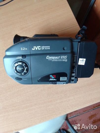 Видеокамераjvc GR-AX46