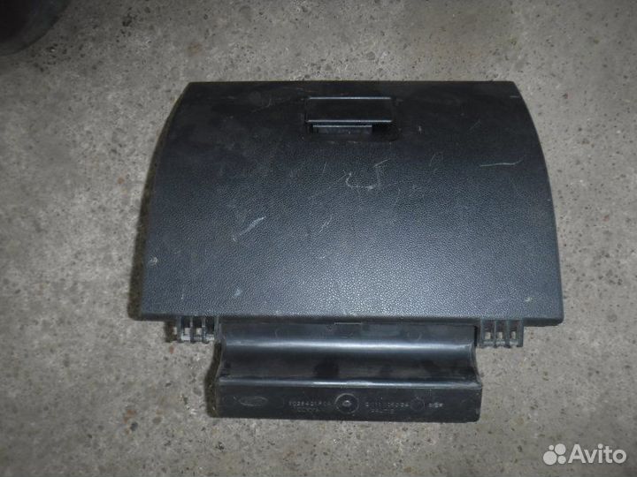 Бардачок Ford Fusion fyjb 2005
