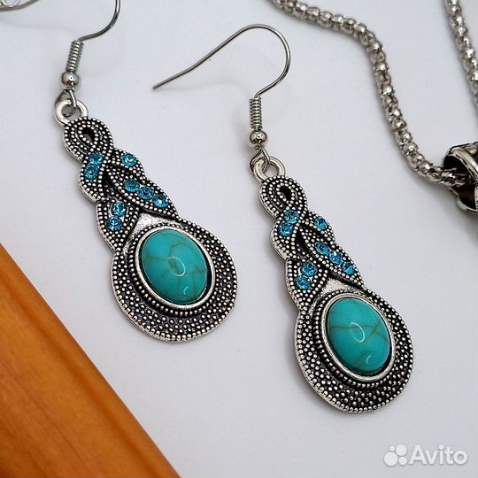 Колье и серьги в стиле бохо