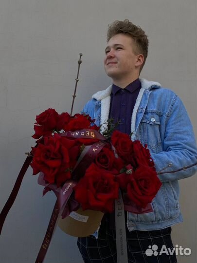 Розы ажурные в коробке