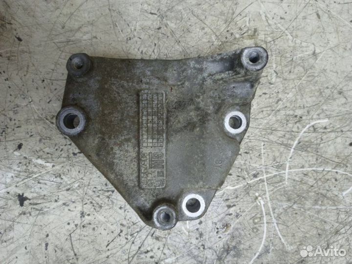 Кронштейн кондиционера Opel Meriva A Z16SE 2003