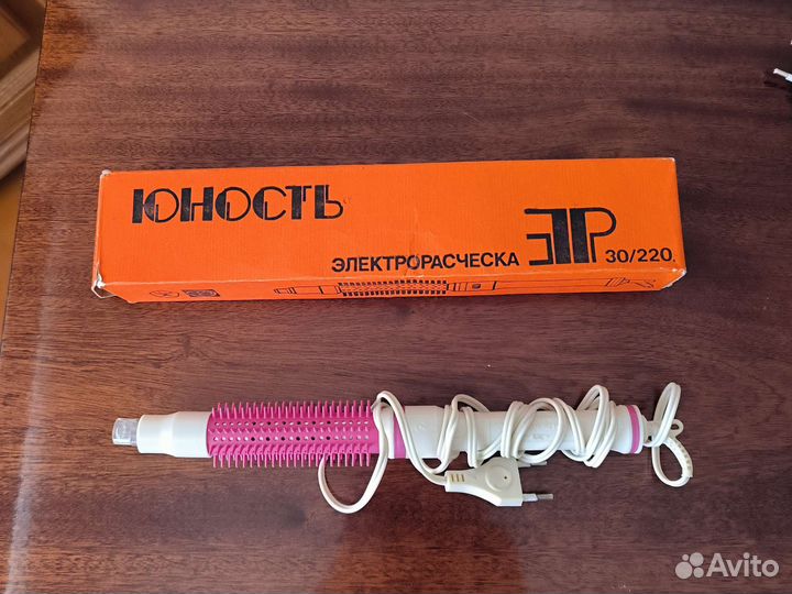 Выпрямитель, расчёска для укладки волос