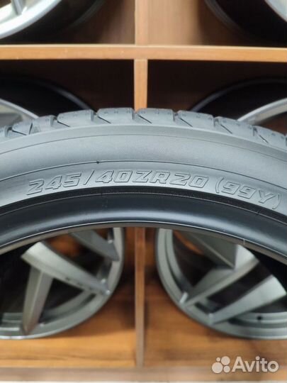 Yokohama Advan Sport V107 245/40 R20 и 275/35 R20 102Y