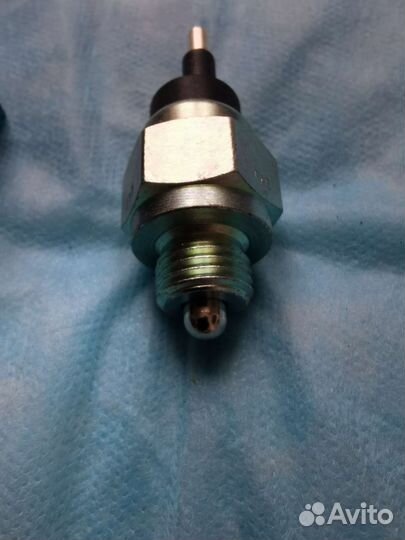 Датчик заднего хода МКПП Вольво 940 740