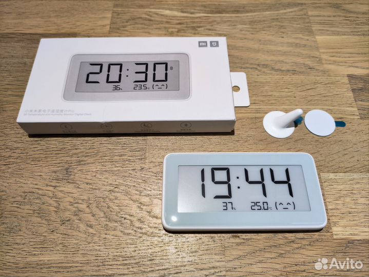 Датчик температуры и влажности Xiaomi с часами