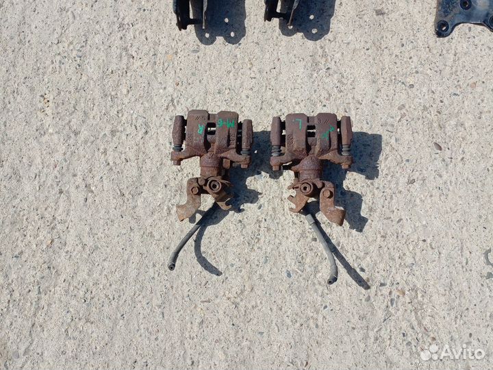 Суппорта, задние mazda 6. 2010г