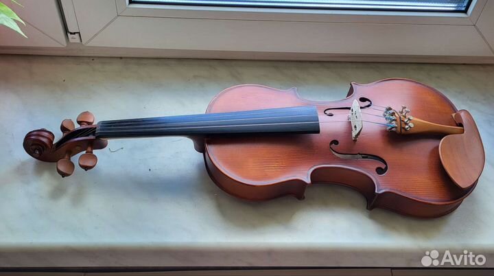 Скрипка Словакия 4/4,смычок,мостик, футляр