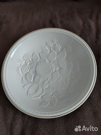 Тарелка для сервировки стола