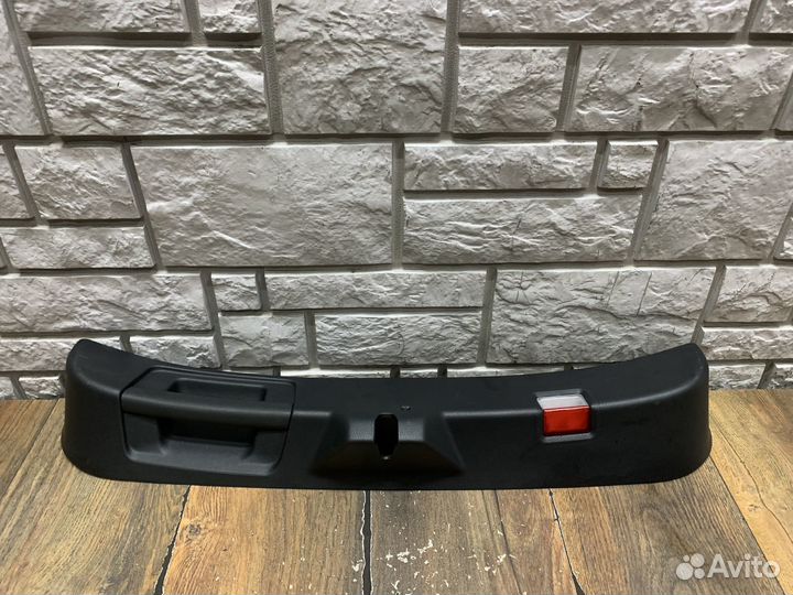 Mercedes Benz AMG A45 W176 Обшивка двери багажника