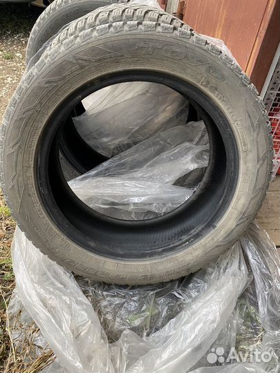 Toyo Observe Ice-Freezer 215/55 R17