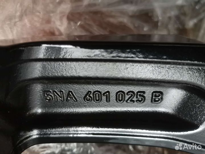 Диски R 18 Volkswagen Tiguan. 4 штуки