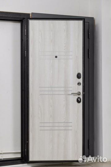 Дверь входная трехконтурная faraon