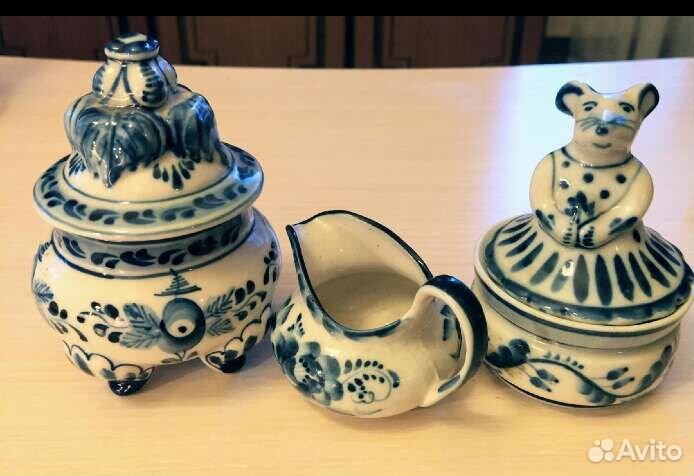 Предметы посуды Гжель