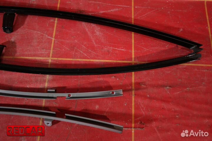 Направляющая стекла бокового лев прав Lexus RX 4