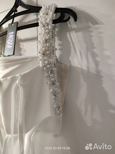 Свадебное платье 42 44 бу