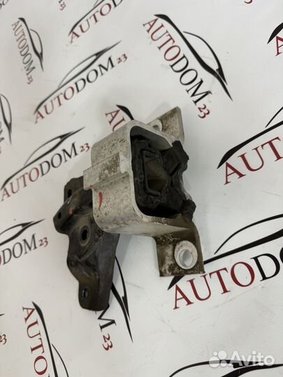 Подушка двигателя Renault Logan 1
