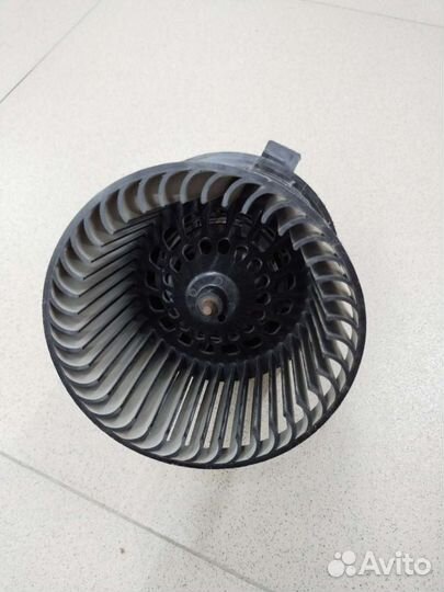 Вентилятор отопителя Peugeot 308