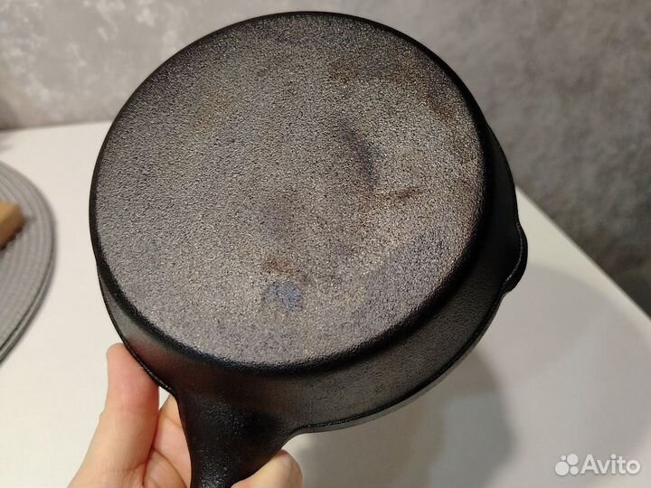 Чугунная сковорода