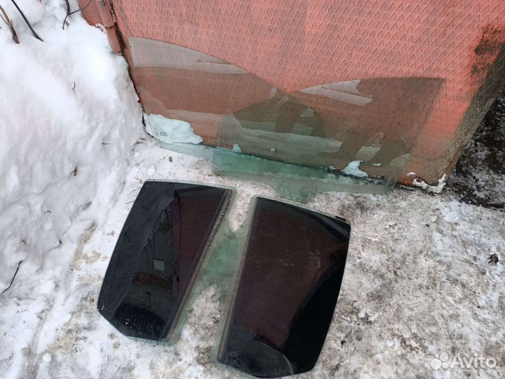 Стекло двери перед,зад/левое,правое Fiat Linea