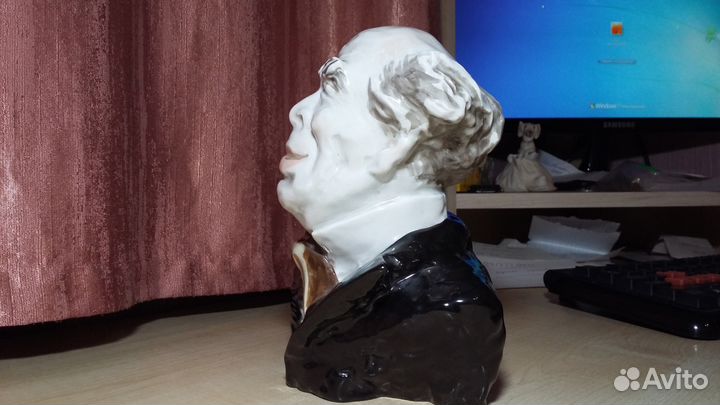 Бюст народного артиста СССР К. С. Станиславского