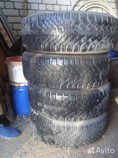 Goodyear UltraGrip 500 235/65 R17 108T