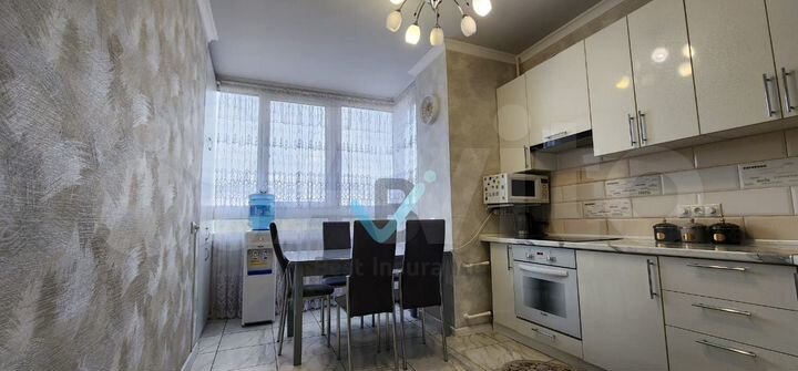 3-к. квартира, 90 м², 8/17 эт.