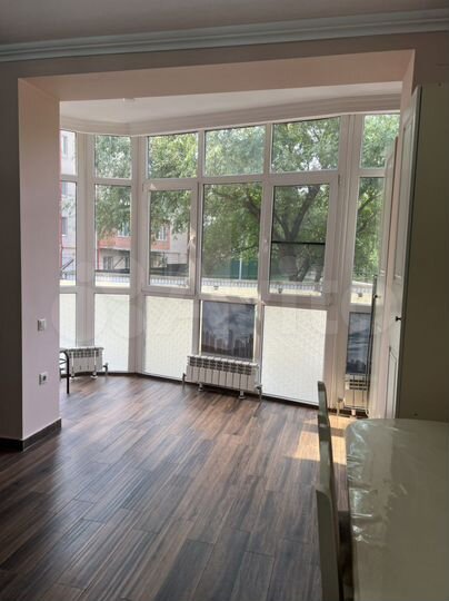 2-к. квартира, 58 м², 1/8 эт.