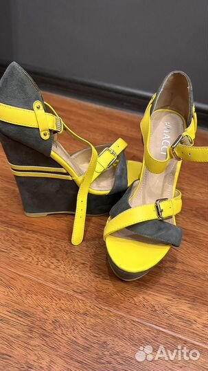 Босоножки женские 38 размер