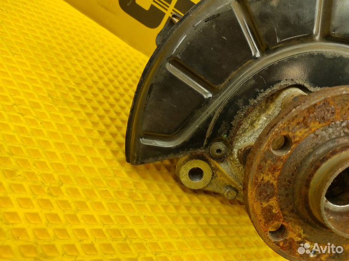 Кулак поворотный передний левый Volkswagen Sharan