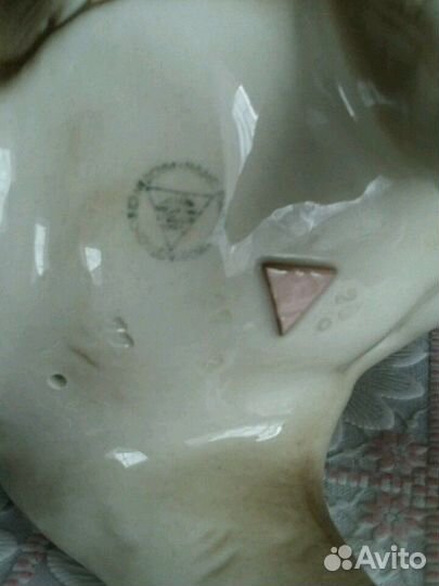 Фарфоровая статуэтка слон