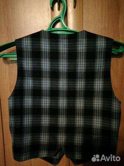 Жилетки новая и б/у, тёплая безрукавка