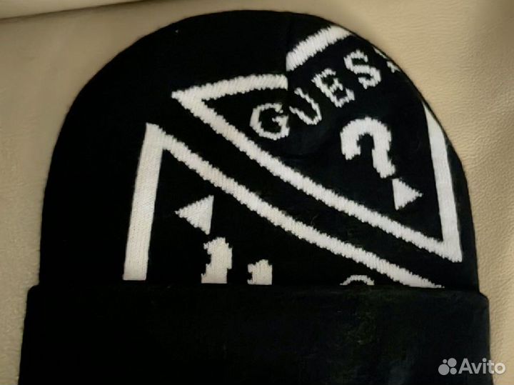 Шапка женская оригинал Guess
