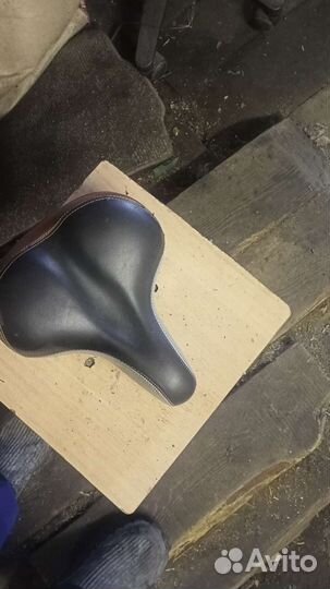 Седло для велосипеда кожаное