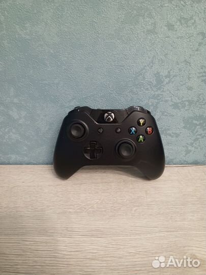 Xbox One s 1tb (+2 игры на диске)