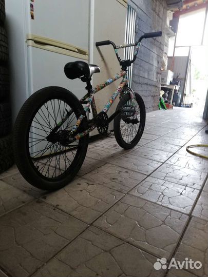 Трюковой велосипед BMX