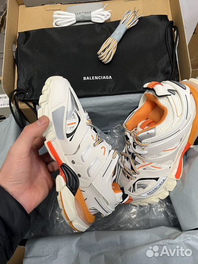 Balenciaga track 1