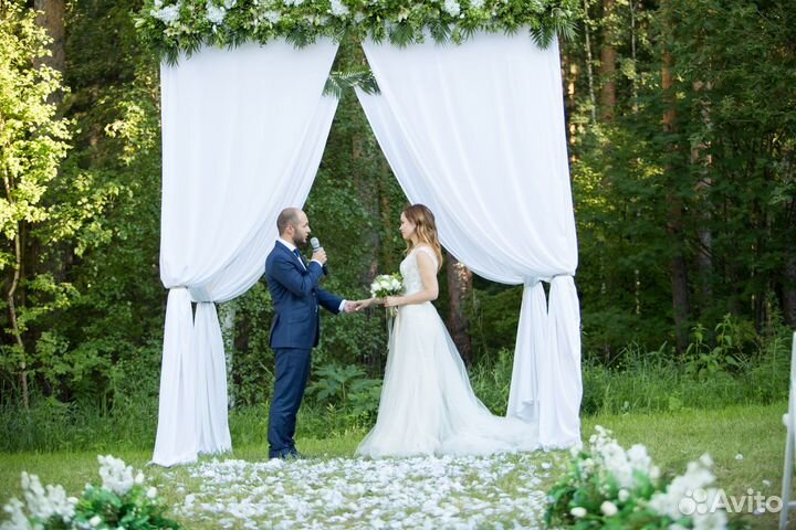 Деревянная свадебная арка