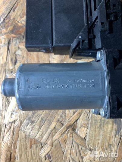 Мотор стеклоподъемника задний левый Volkswagen