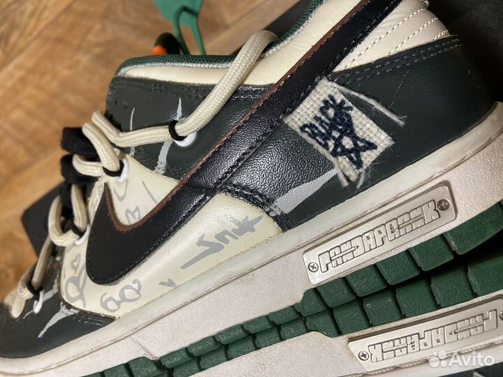 Nike Dunk Low panda Track crack board