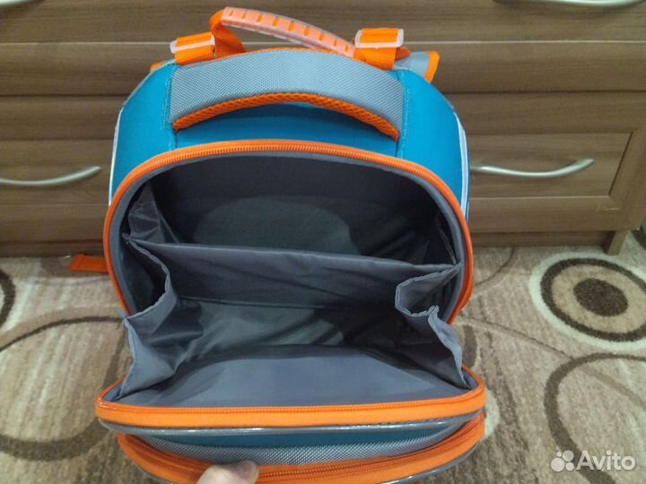 Школьный ранец новый