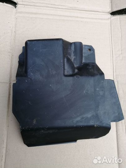 Крышка блока управления двигателем Ford 3M5112B667