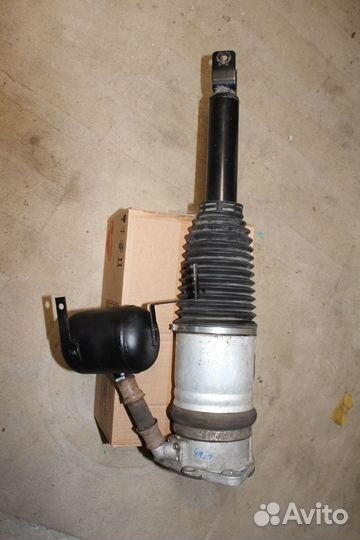 Пневмостойка Ауди А8 д3