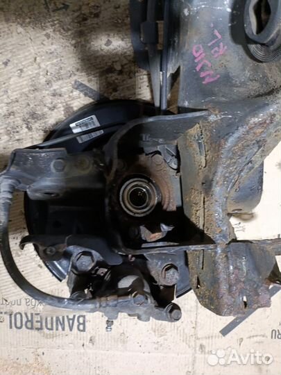 Кулак поворотный Nissan Dualis NJ10 задний левый